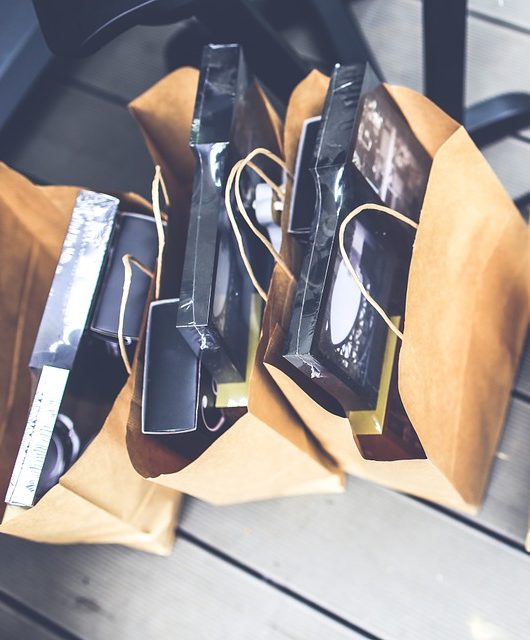 4 Questions to Answer Before Shopping for an E-Reader
