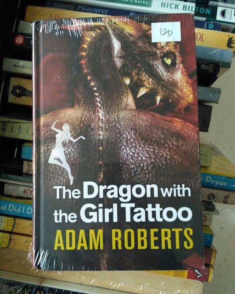 OMG. Is it just me or the dragon has a look of seduction? 🤣
